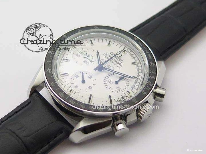 1228 Vibrant Speedmaster JHF SS Snoopy Award 45th Anniversary White Dial On Black Leather Strap 8238